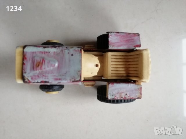 Старо ламаринено тракторче , снимка 2 - Коли, камиони, мотори, писти - 31234108