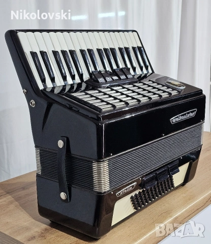 Акордеон Weltmeister Stella , снимка 3 - Акордеони - 54325344