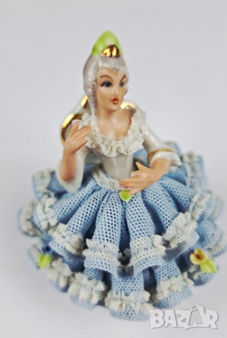Порцеланова балерина със синя рокля, седнала на стол - Sandizell, Dresden, снимка 5 - Статуетки - 52680377
