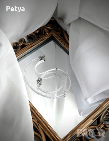 Бял сет от цирконий