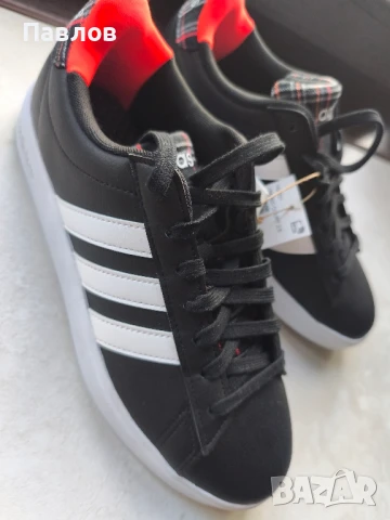 Маратонки Adidas , снимка 8 - Спортни обувки - 50919186