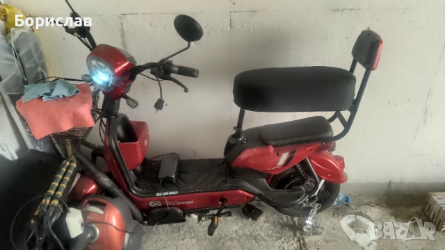 Електрически скутер-велосипед с педали