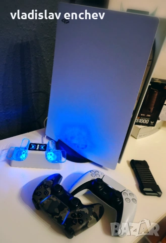 PlayStation 5 2TB + 22 игри Jailbreak (Отключен) 2 контролера, снимка 2 - PlayStation конзоли - 53195462