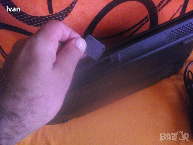 Лаптоп 15,6"-ASUS K50C-Отличен-Черен-HD 320GB/RAM 3GB/Intel Celeron 220-Батерия Добра/Зарядно, снимка 5 - Лаптопи за работа - 42759679