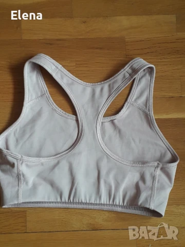 Спортен сутиен Nike, снимка 2 - Спортни екипи - 50924761