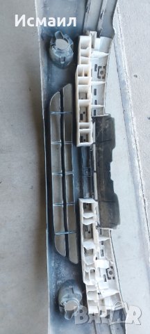 Предна броня за Renault Scenic 1, снимка 2 - Части - 37527079