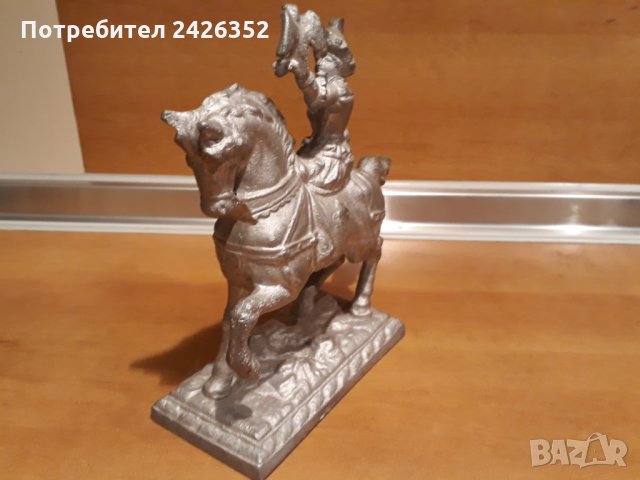 Старa метална фигура, жена на кон и сокол, СССР, снимка 2 - Колекции - 31989919