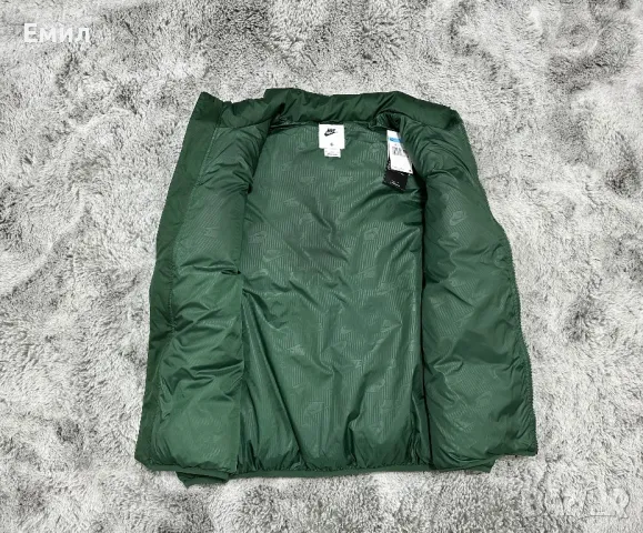 Нова мъжка грейка Nike Club Water Repellent Puffer Vest, Размер XXL, снимка 4 - Други - 48327200