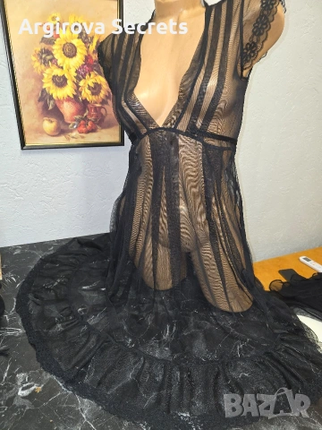 Дръска нощничка с дълбоко деколте 