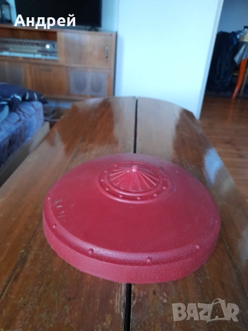 Стара детска играчка Щит