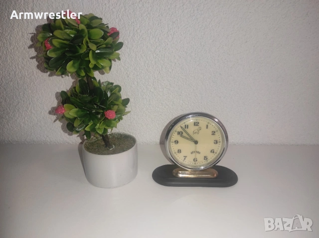 Руски Механичен Часовник с Будилник Дружба СССР