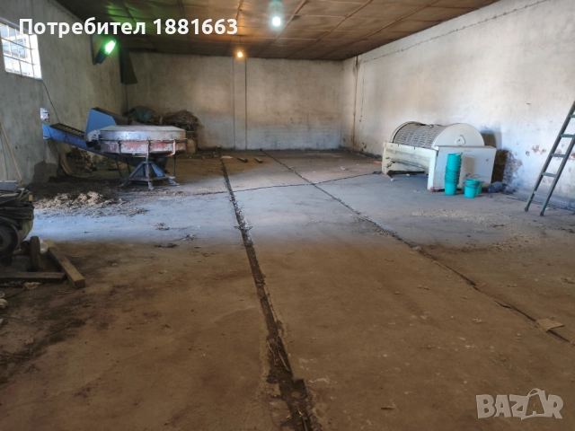 Отдава се под наем УПИ в гр. Септември с площ 5800 кв.м. и сгради с площ 2000 кв.м., снимка 2 - Производствени сгради - 52585914