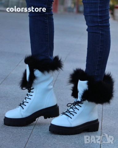 Равни боти - бяла кожа с черен ЕСТЕСТВЕН пух - TR36