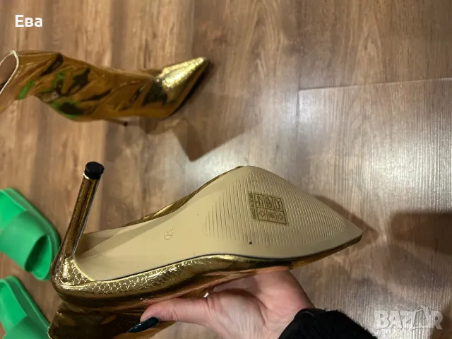 Боти в златно, снимка 4 - Дамски боти - 48706653