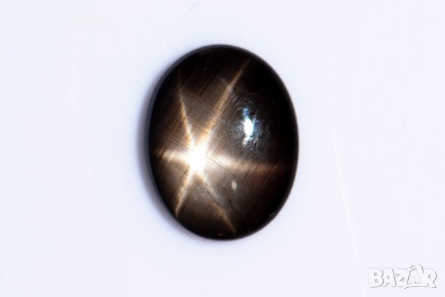 Черен звезден сапфир 6-лъчева звезда 1.62ct овален кабошон