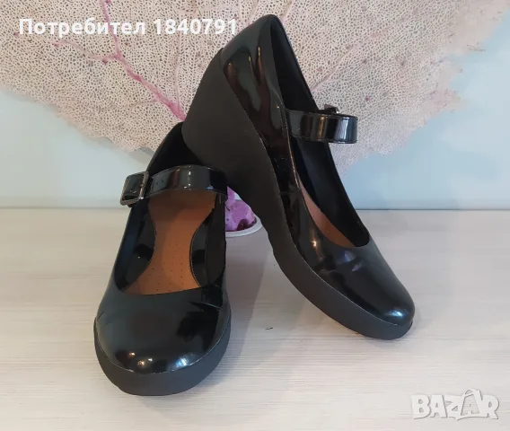 CLARKS черни, лачени – на платформа, № 40, снимка 4 - Дамски елегантни обувки - 56111968