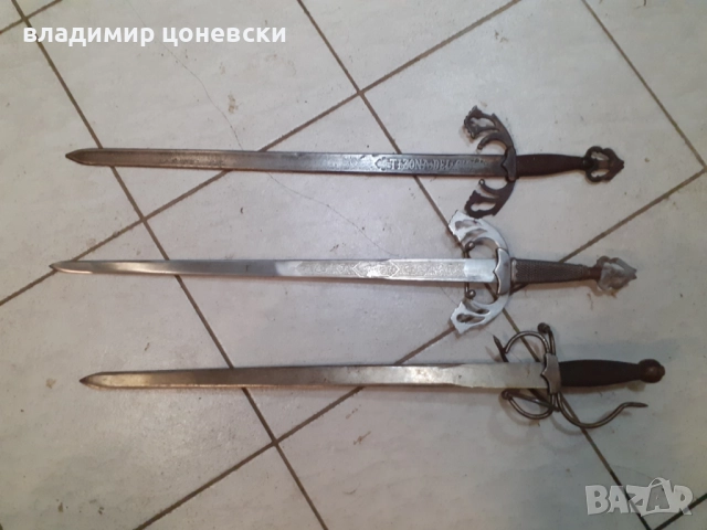 Няколко средновековни меча,меч,сабя,ятаган,шпага,рапира