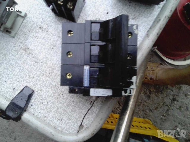 Прекъсвач с предпазители