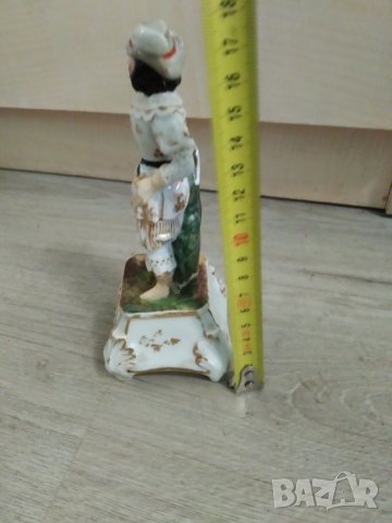 порцеланова статуетка-мускетар, снимка 2 - Други ценни предмети - 40530252