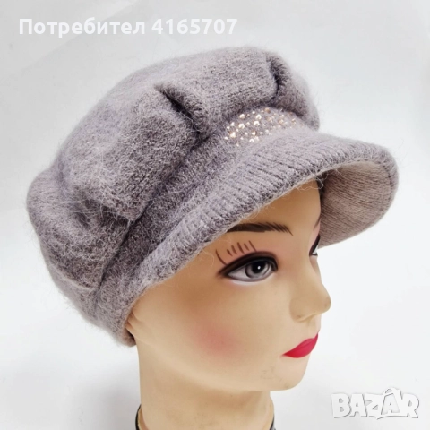 Дамска зимна плетена шапка с козирка и декоративни камъчета, снимка 2 - Шапки - 52665637