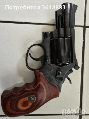 Смит и Уесън 