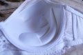 Луксозен сутиен с нежна дантела и тюл в бял цвят /чашка В/, снимка 4