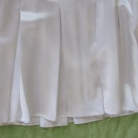  Бяла къса сатенена рокля с къс ръкав, нова, размер 42, снимка 2 - Рокли - 34095406