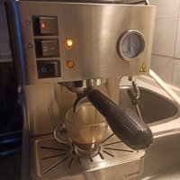 Кафе машина N. KOENIG нова, с месингова ръкохватка, работи перфектно и прави страхотно кафе с каймак, снимка 1 - Кафемашини - 38795238