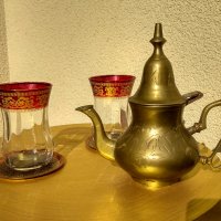 Ориенталски чашки за чай с медни подложки, снимка 3 - Други ценни предмети - 37479534