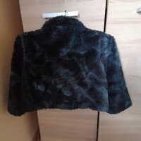 Zara късо пухкаво палто , снимка 2 - Палта, манта - 30950425