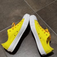 Оригинални дамски кецове "Converse", жълти (номер 37,5) - нови, снимка 2 - Кецове - 42896090