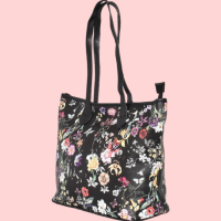 Голяма дамска чанта с красив флорален принт, снимка 3 - Чанти - 44658107