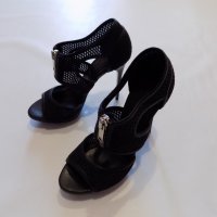 обувки burberry токчета оригинални официални дамски 38 1/2 39 1/2, снимка 3 - Дамски обувки на ток - 44424338
