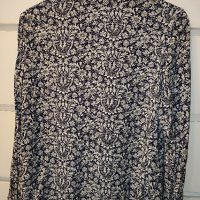 Дамска тъмносиня риза с цветя HOUSE размер XS цена 20 лв., снимка 2 - Ризи - 42866435