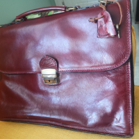 Продавам италианска луксозна бизнес чанта от мека телешка кожа с красива патина, снимка 1 - Чанти - 44920565