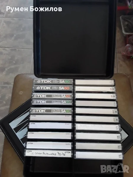 20 много запазени и добри хромни касети TDK и SONY със записи в оригинално касетно куфарче, снимка 1