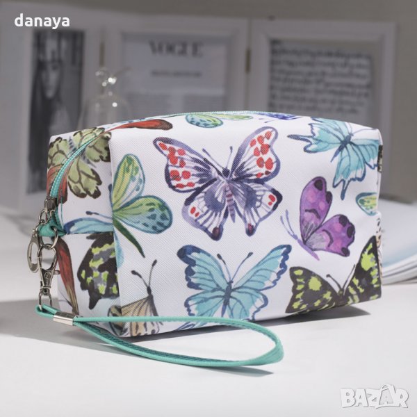 2448 Малка козметична чантичка Шарени пеперуди, снимка 1