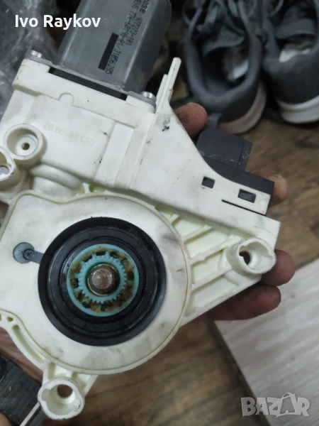 Електромотор за стъклоподемник за Audi A4 Avant B8 , 8K0 959 812 A, снимка 1