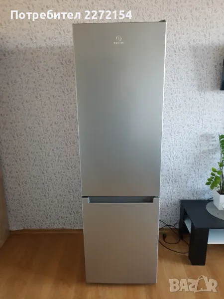 Хладилник с фризер INDESIT, снимка 1