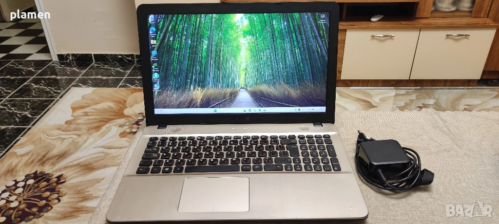 Лаптоп ASUS R541U, снимка 1