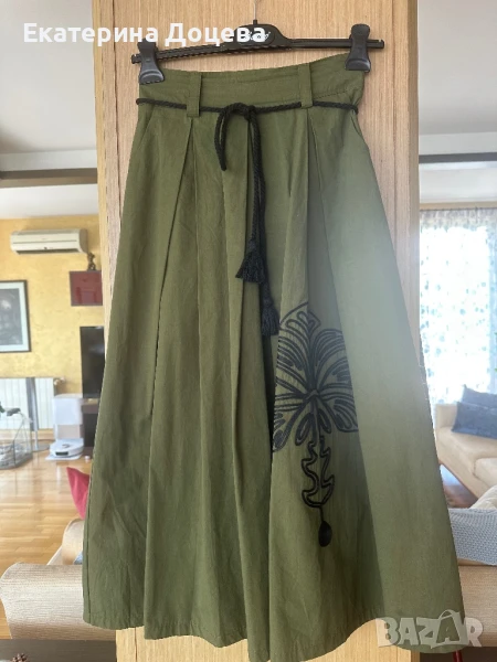 Зелена пола с черна бродерия, снимка 1