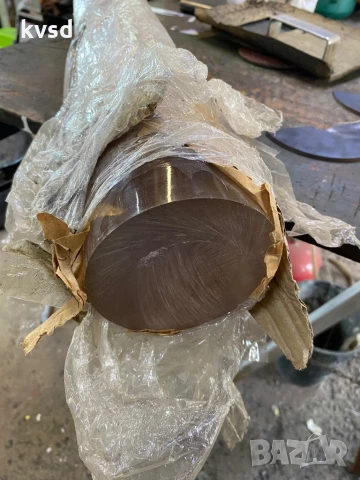 Плексиглас на прът ф100мм.