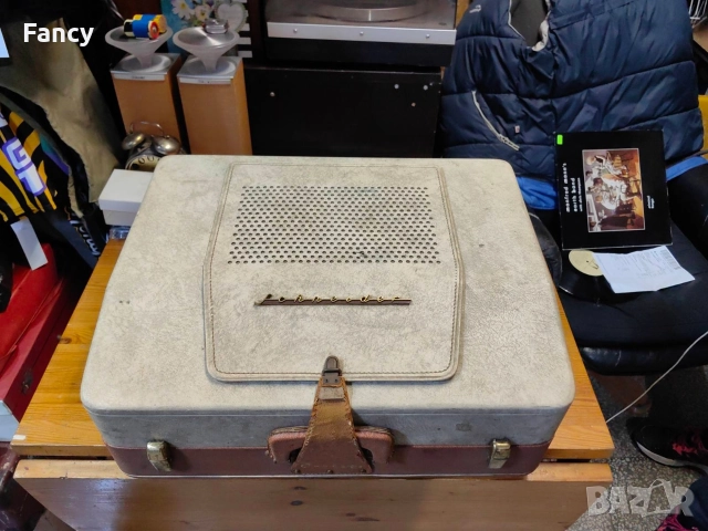 Лампов грамофон Schneider/Dual, снимка 9 - Грамофони - 52740255