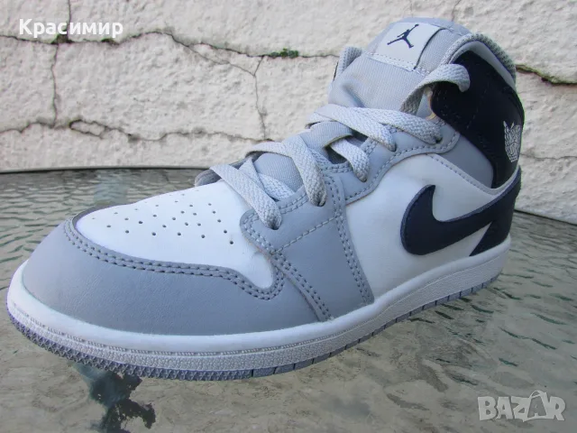 Детски маратонки Nike Air Jordan 1 Mid , снимка 5 - Детски маратонки - 56239375