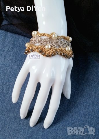 Луксозна гривна маншет плетена дантела с перли в златисто, снимка 1 - Гривни - 38150556