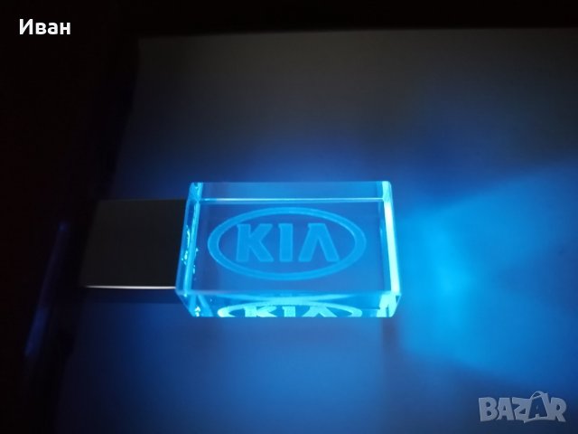 Светеща УСБ USB flash флаш памет стъкло с емблема на марка кола автомобил джип мотор + Подарък, снимка 16 - Аксесоари и консумативи - 30592696