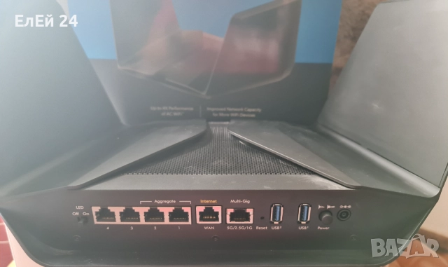 Netgear AX6000 Nighthawk 12-Stream Dual-Band WiFi 6 Router , снимка 2 - Рутери - 51537193