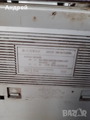Стар радиокасетофон Sanyo, снимка 4 - Антикварни и старинни предмети - 48590101