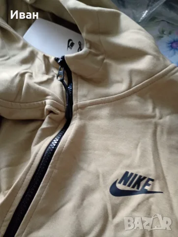 Спортни екипи на Nike , снимка 2 - Спортни дрехи, екипи - 56141291