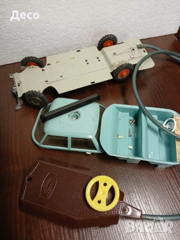 Части за Стара полска играчка автомобил., снимка 3 - Колекции - 54112743